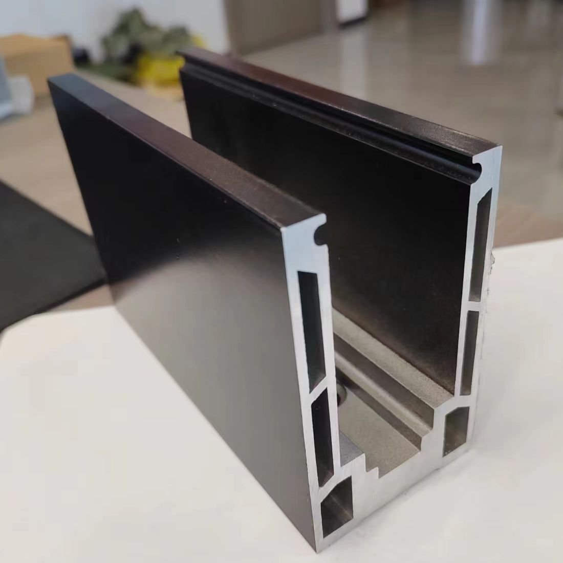 Good quality custom extruded aluminum alloy profile for glass frame base rail