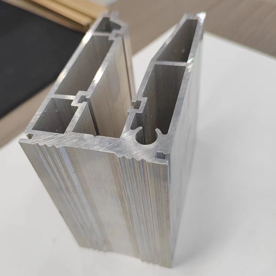 Good quality custom extruded aluminum alloy profile for glass frame base rail