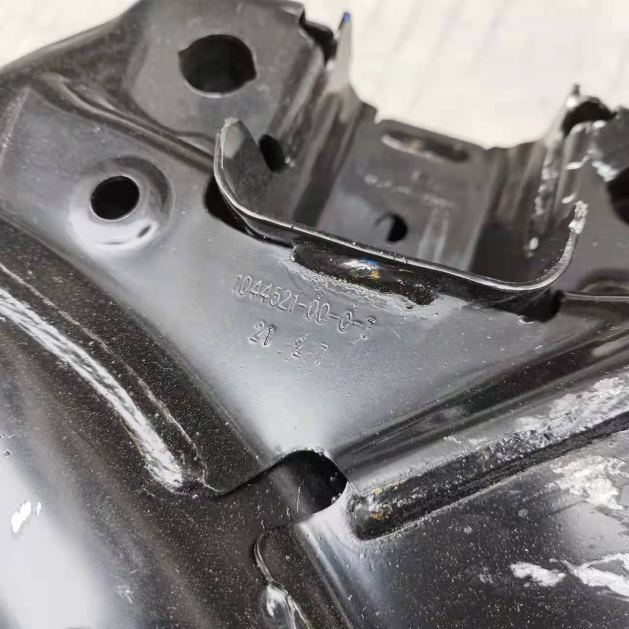 Original used for Tesla Model 3 accessories air suspension aluminum ingot beam 1044521-00 car front axle