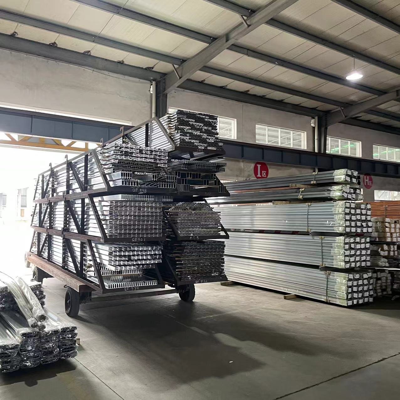 QIANGFENG ALUMINUM industrial hollow square round tube flat aluminum profiles aluminum square hollow tube extrusion profiles