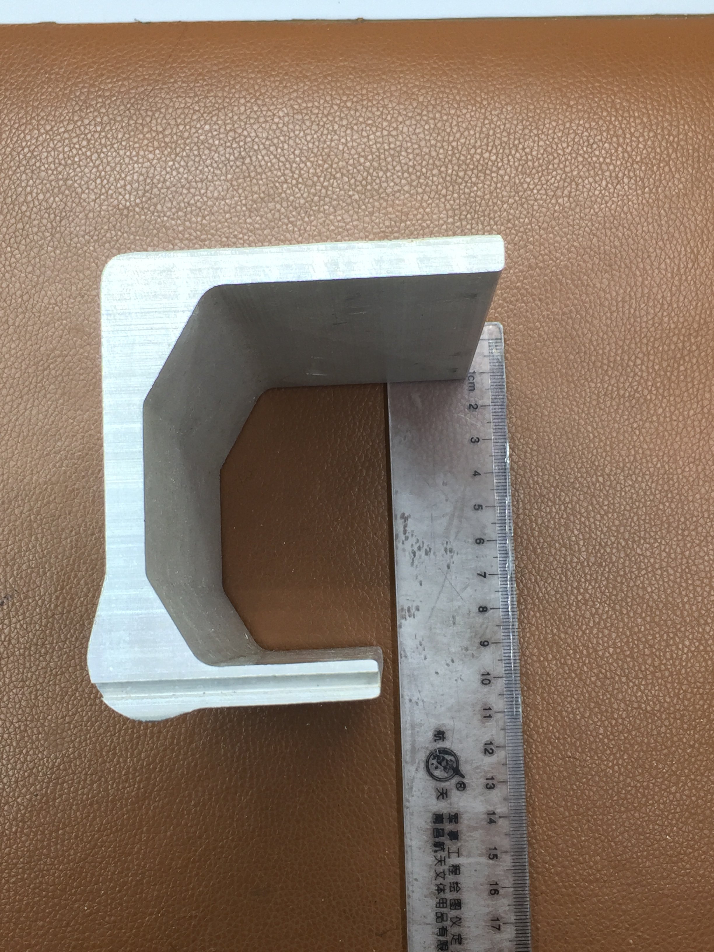 aluminum extrusion profile for lift rail