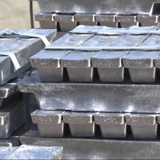 Wholesale Al Chemical Composition Pure Aluminum Ingot 99.9% 20/25kg silvery white Aluminium Ingots from Europe