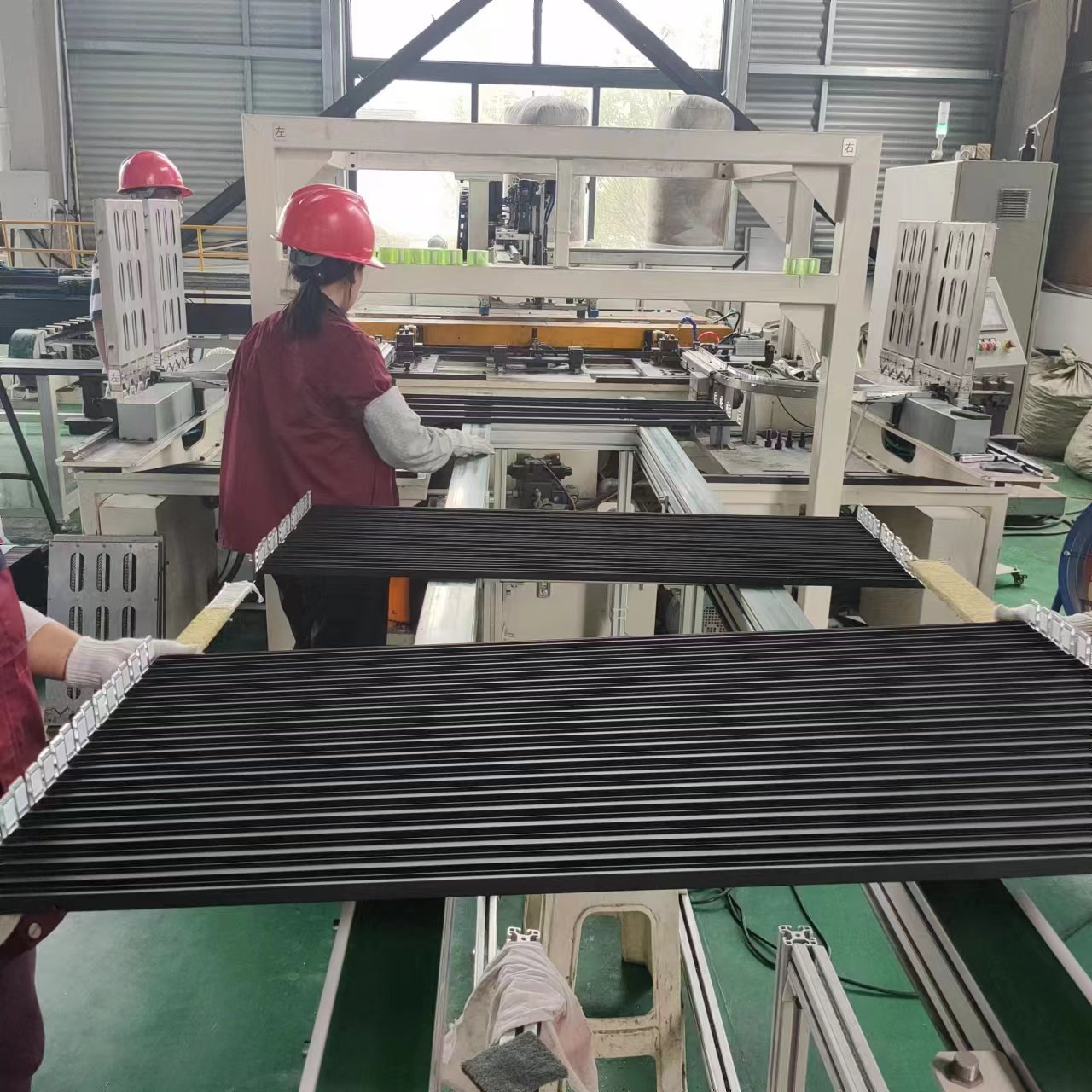 China Manufacturer Cheap Aluminum Extrusion 6063 Light Weight Solar Panel Frames Aluminum Section Profiles