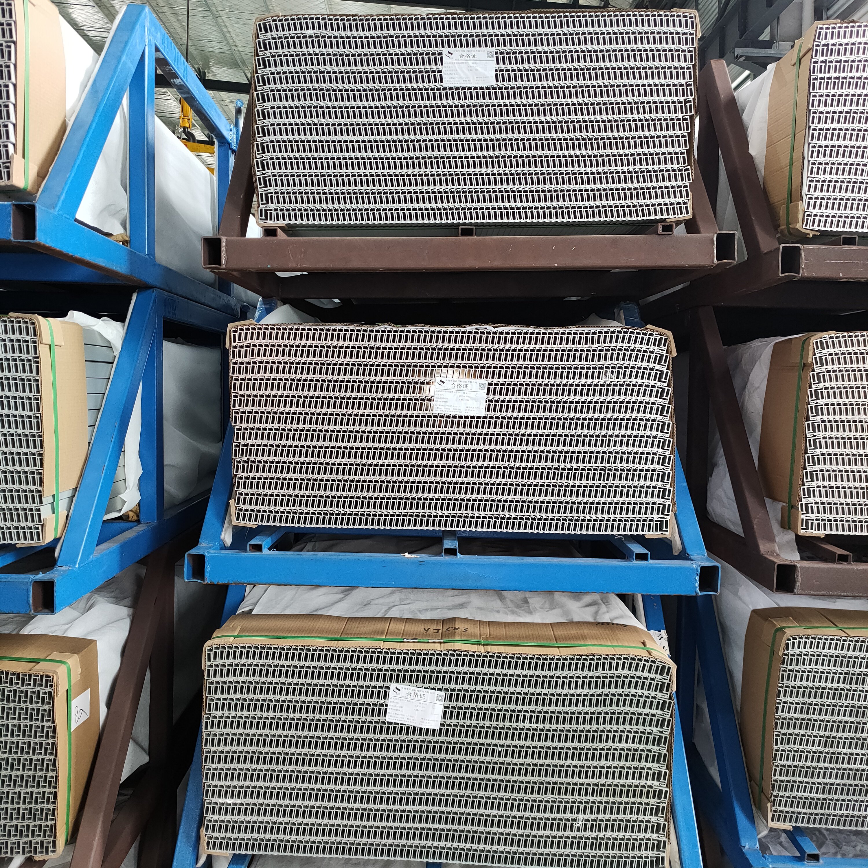 China Manufacturer Cheap Aluminum Extrusion 6063 Light Weight Solar Panel Frames Aluminum Section Profiles