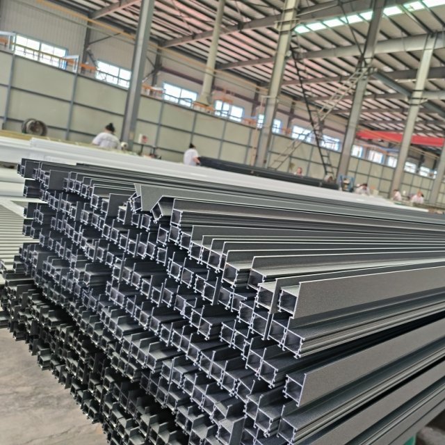 Aluminum extrusion plant produces wood grain aluminum profiles