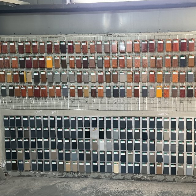 Aluminum extrusion plant produces wood grain aluminum profiles