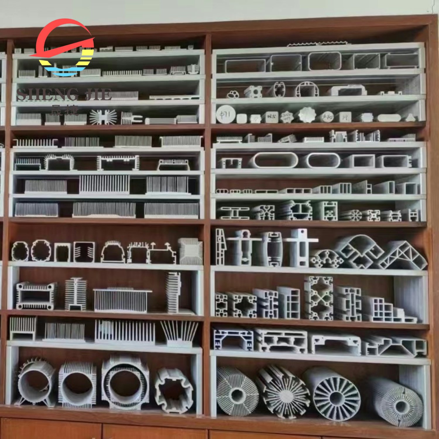 Aluminio Perfil De Aluminio Aluminum Alloy Profiles Door And Window Aluminum Profiles Aluminum Extrusion Profiles