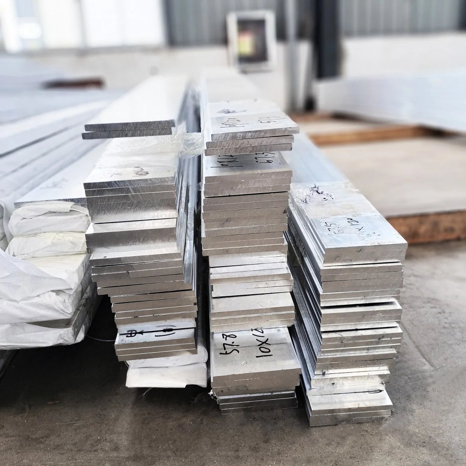 Aluminum Extrusion Composite Profile 6063 T5 Think 50 100mm 99% Aluminum Flat Bar Stock Standard Rectangular Polished Bar
