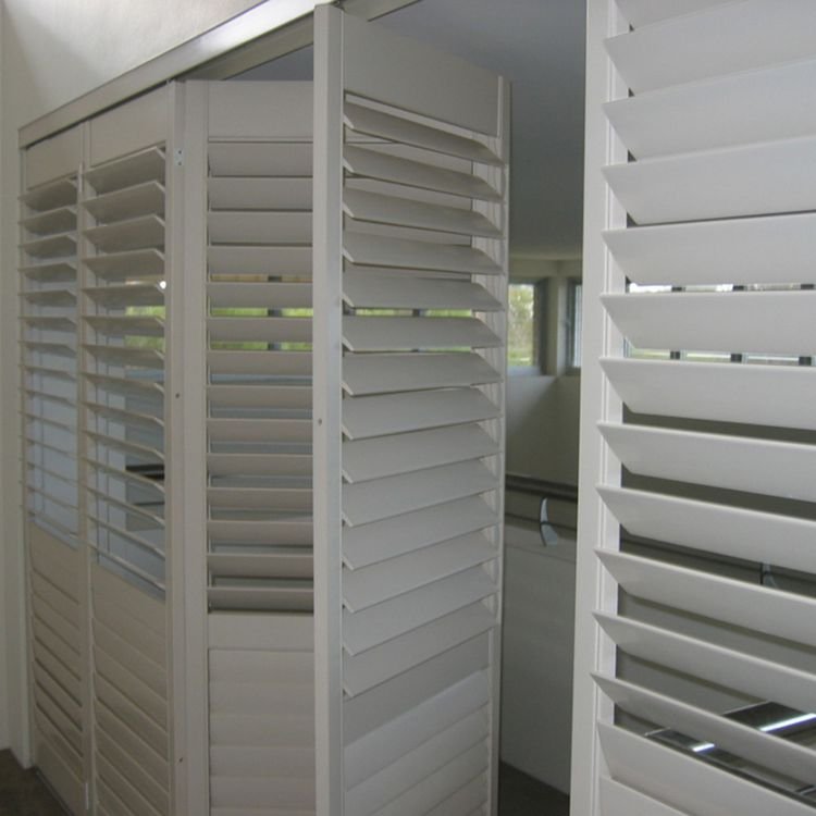 Customized white powder coated extruded Aluminum Profile for Roller Shutter Door Slats and louver roof