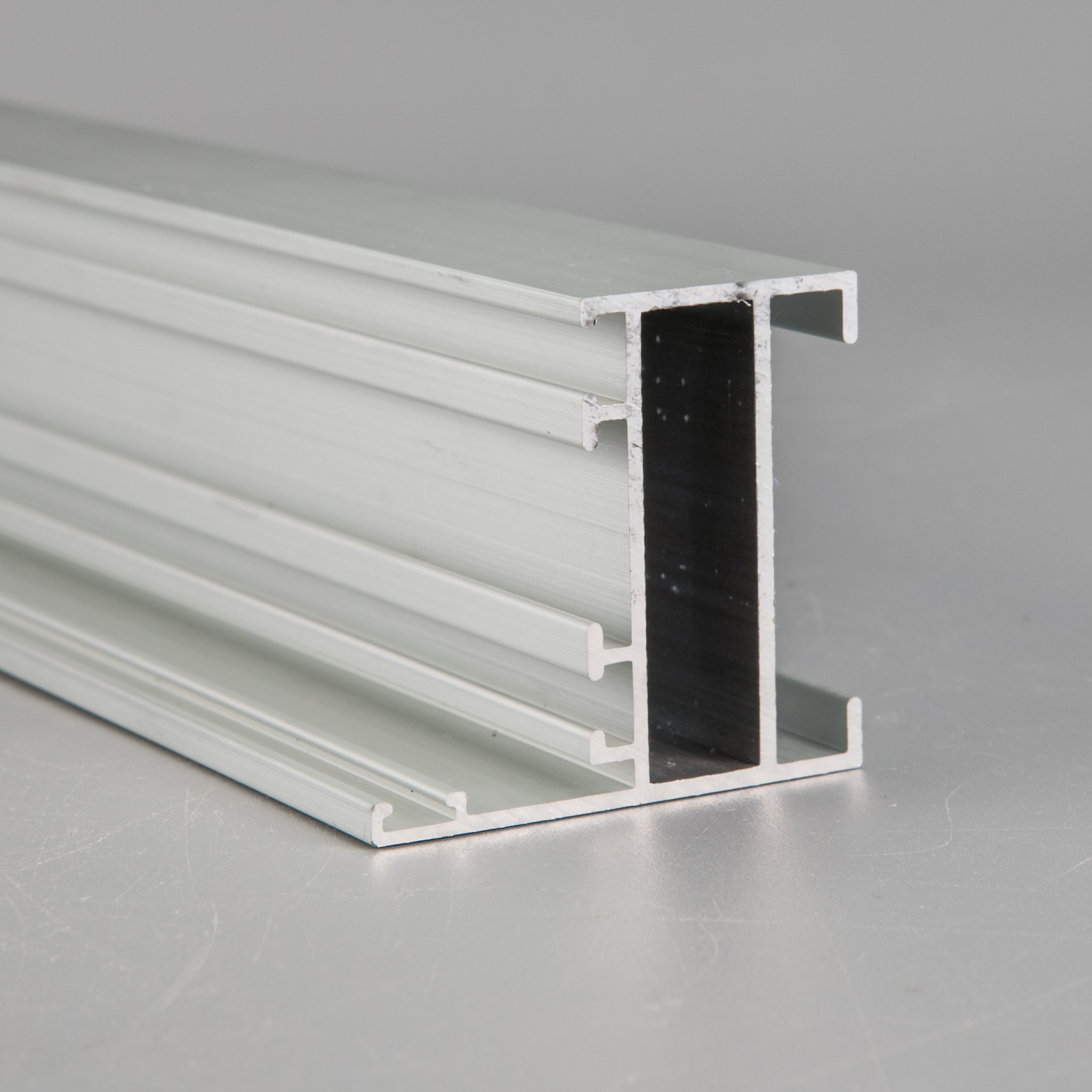 Zhejiang Sunkey extrusion aluminium profile with 6063-T5 for doors and windows
