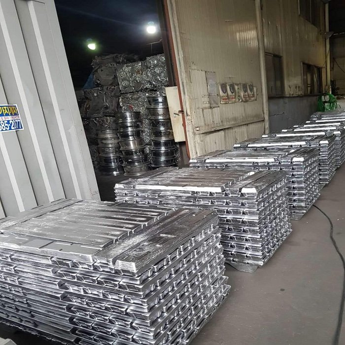 ALUMINUM INGOT Aluminum ingot A7 99.7% and A8 99.8% aluminium alloy ingot