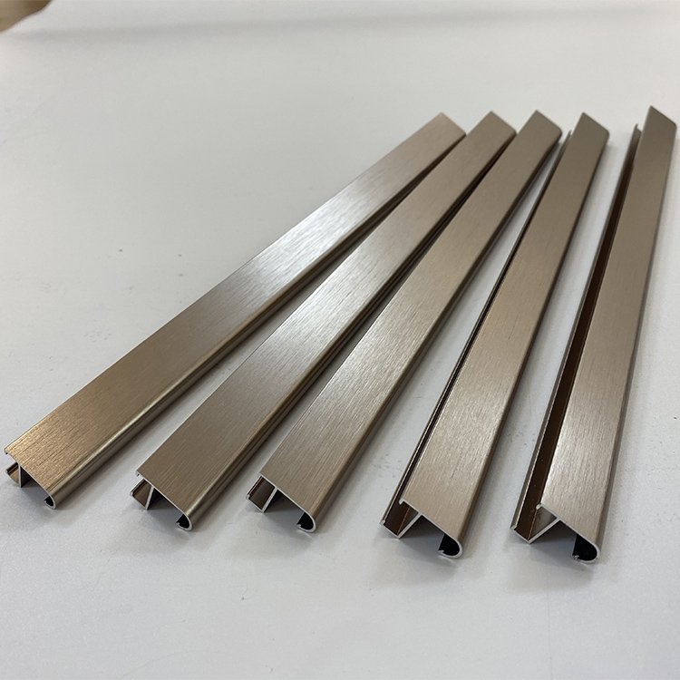 Wow!! custom oak,teak wood grain aluminium extrusion profile factory China/door and window frame wood aluminium price per kg