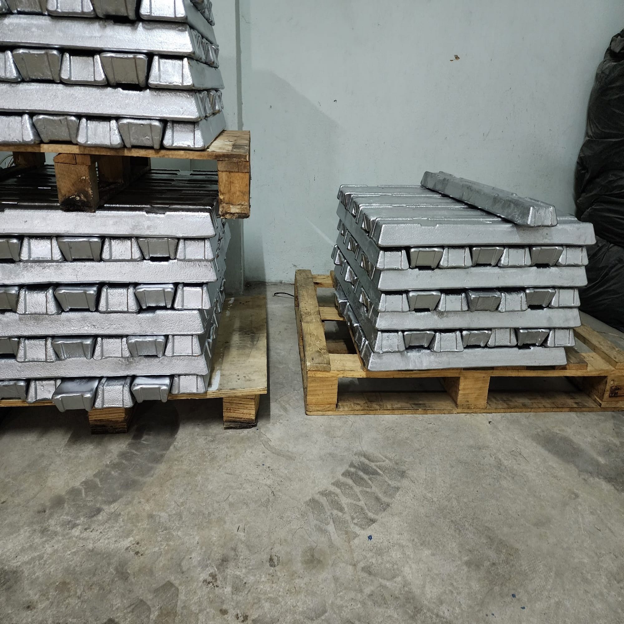Aluminum Ingots High Quality Alloy Ingot Product