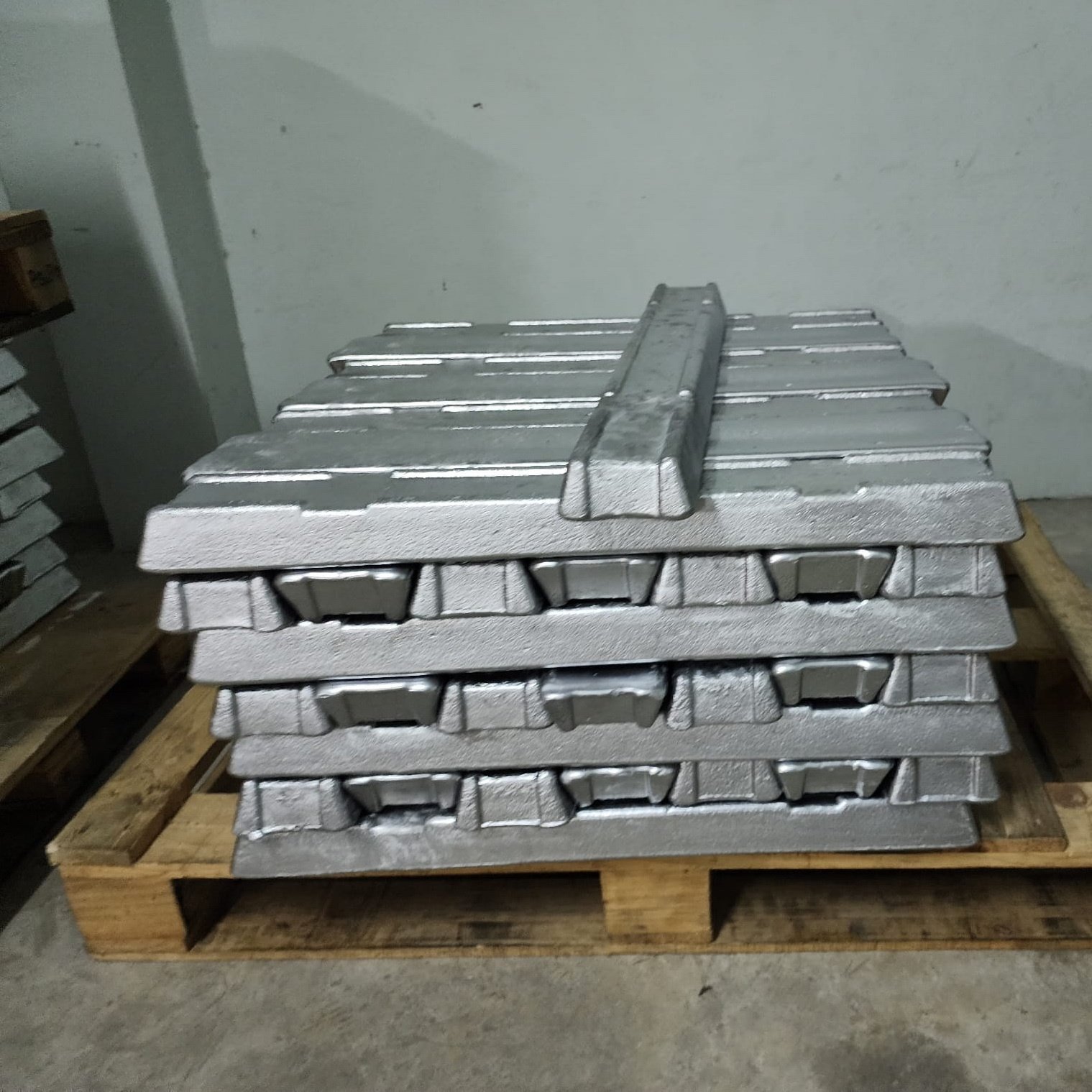 Aluminum Ingots High Quality Alloy Ingot Product