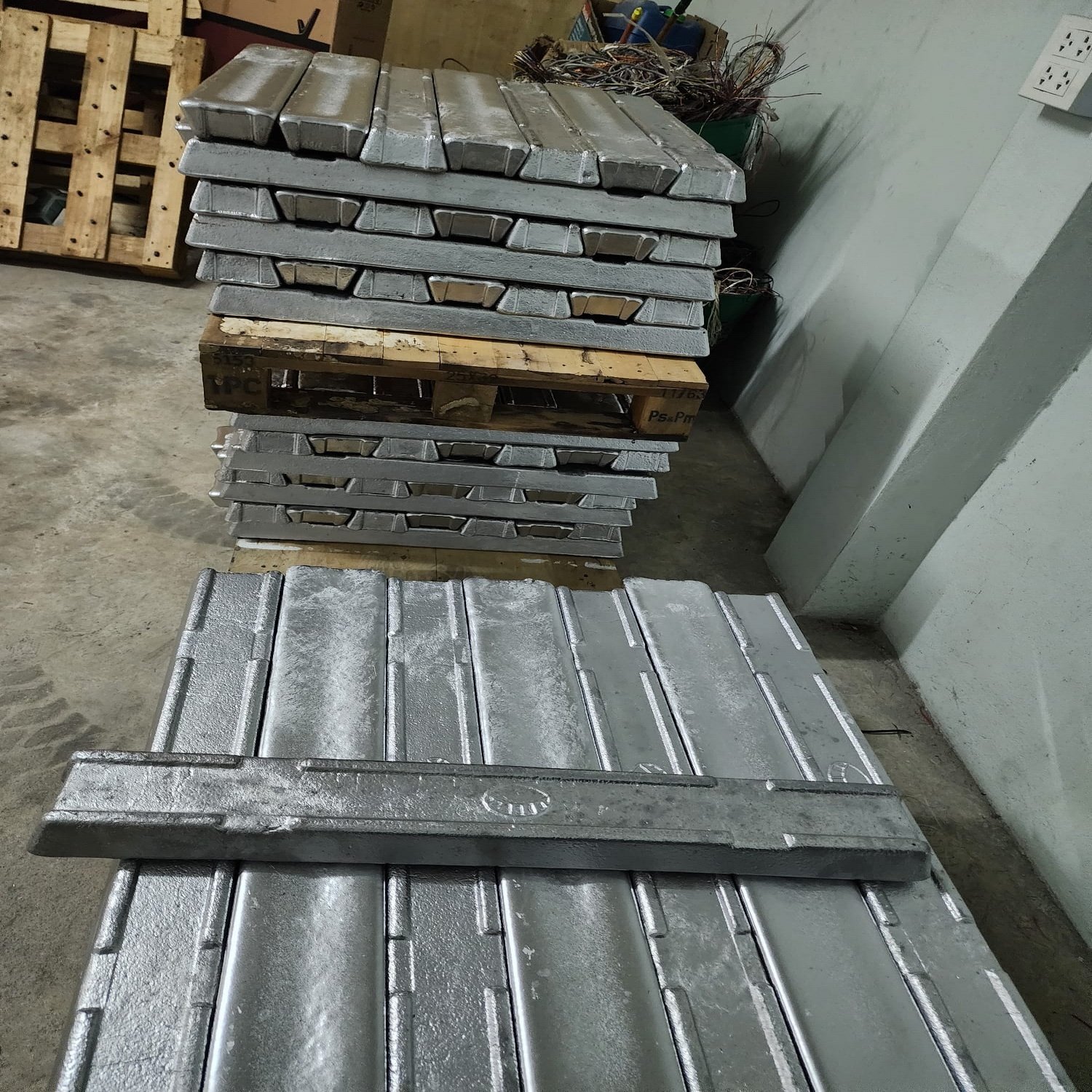 Aluminum Ingots High Quality Alloy Ingot Product