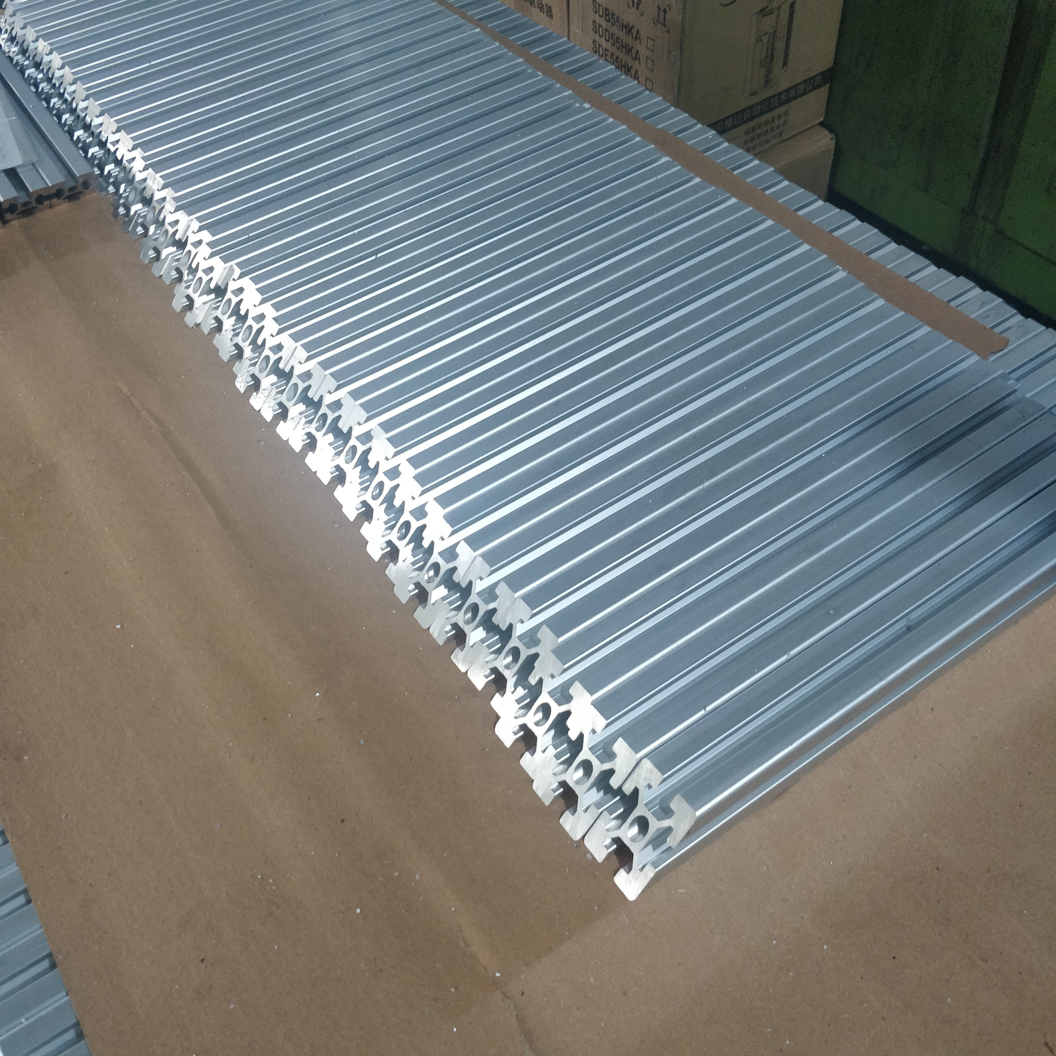 High strength 6061 alloy extruded aluminum extrusion profile t slot tracks cnc milling table plates