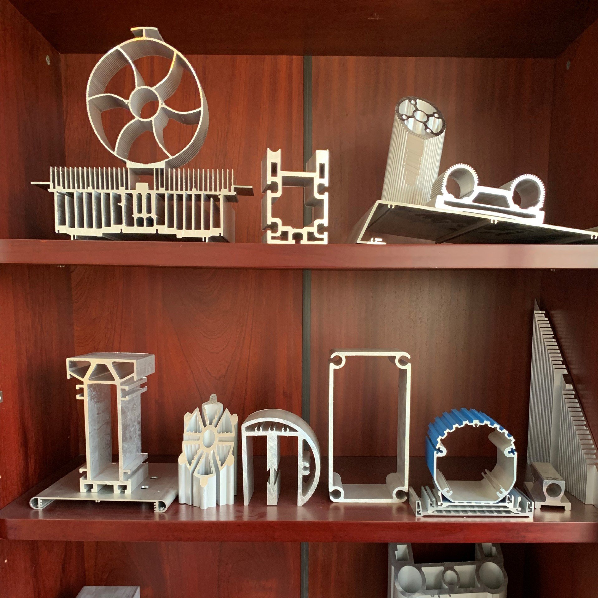 Toshine Anodized industrial aluminum 6063 aluminum profile Special shaped motor aluminum shell radiator lamp shell
