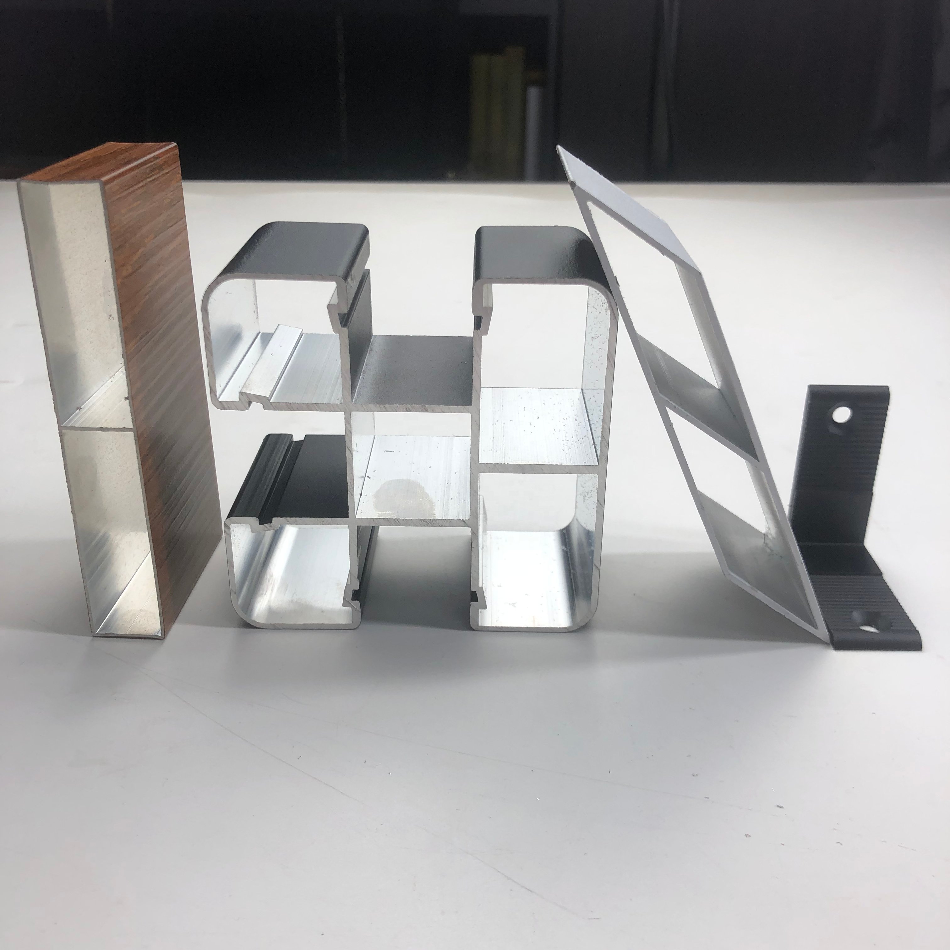 Foshan Factory Aluminium Extrusion Profiles for Fencing