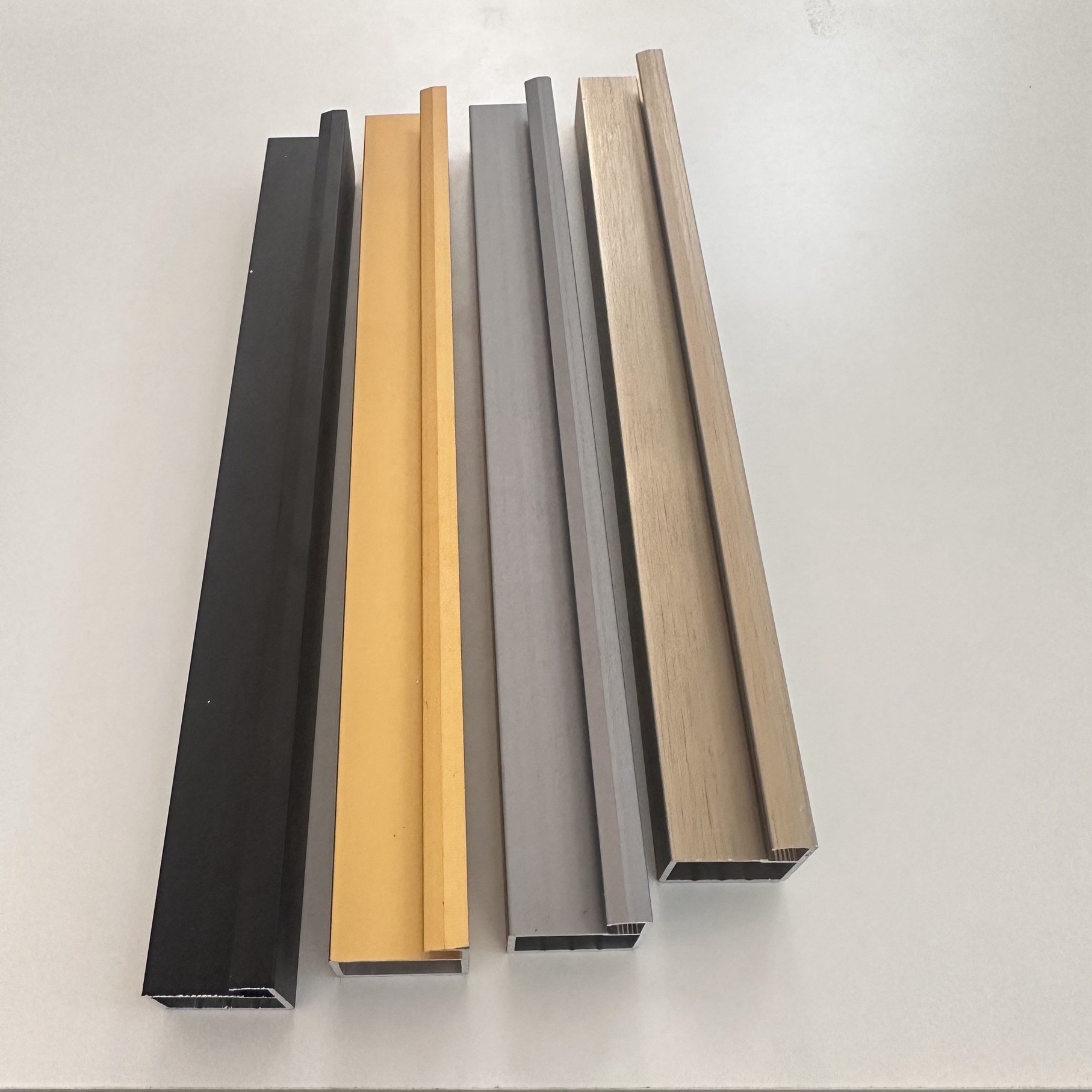 Aluminum profiles for kitchen cabinets