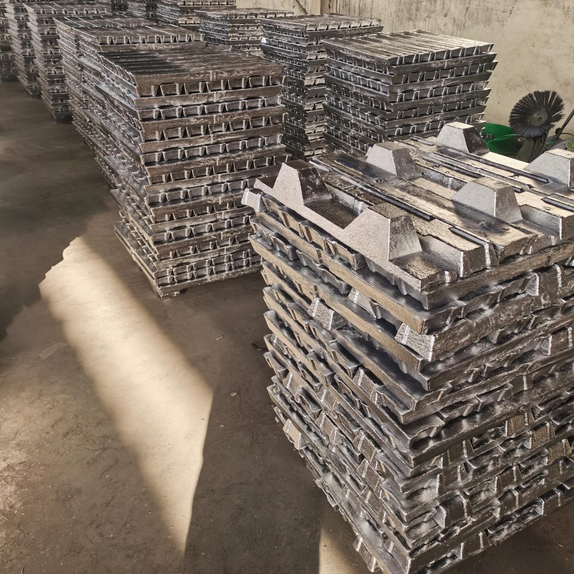 Zinc Metal Ingots High Quality Pure Zinc Ingot 99.995% Factory Price Special High Grade Zinc Ingots