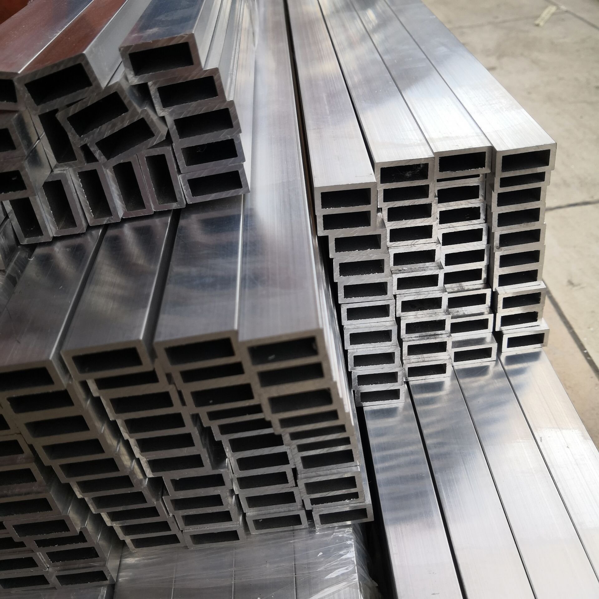 Aluminum Extrusion profile Tube Square Perforated Square Hollow Section Aluminium Tubes aluminum Square Pipe