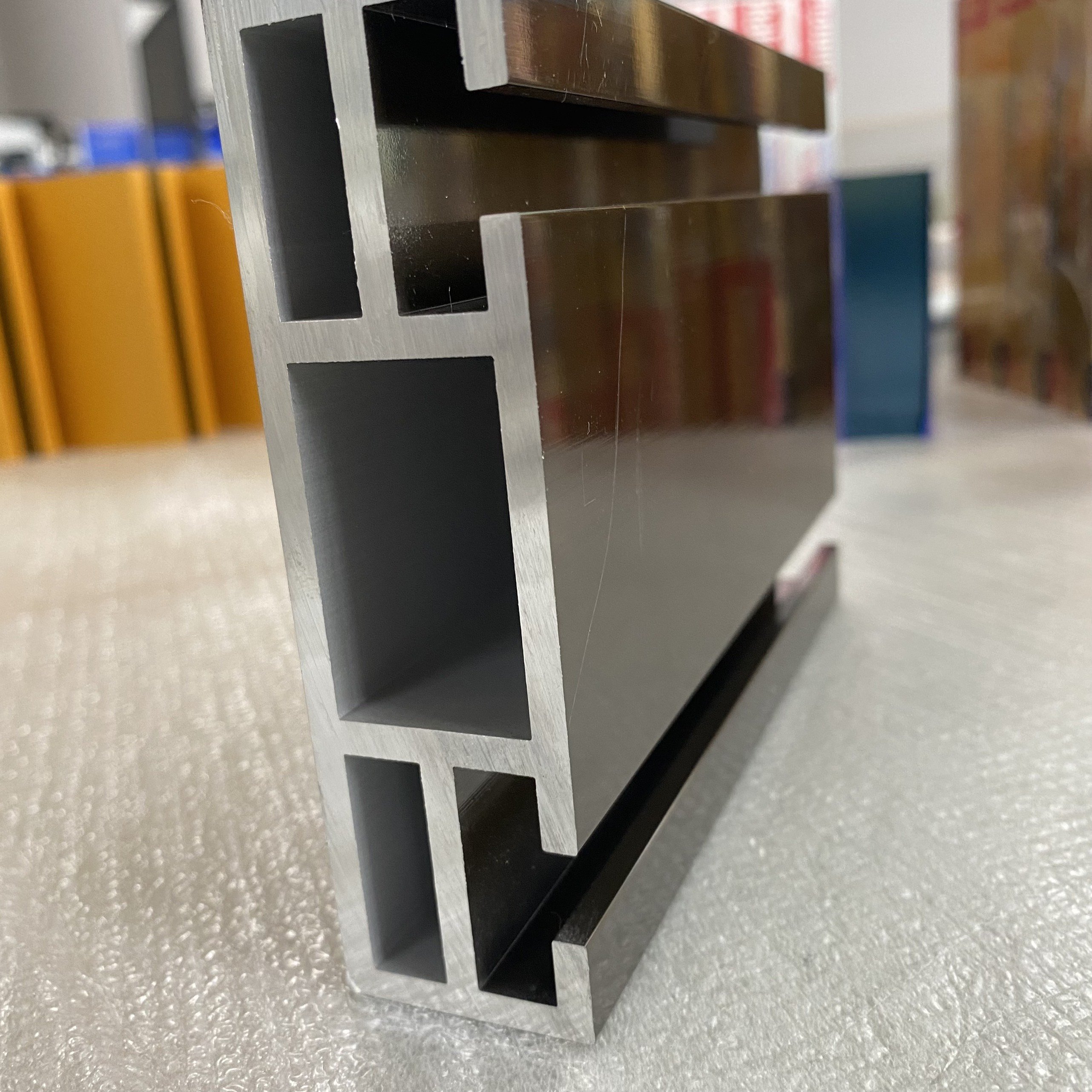 Shalumi Vietnam anodized Aluminium elevator