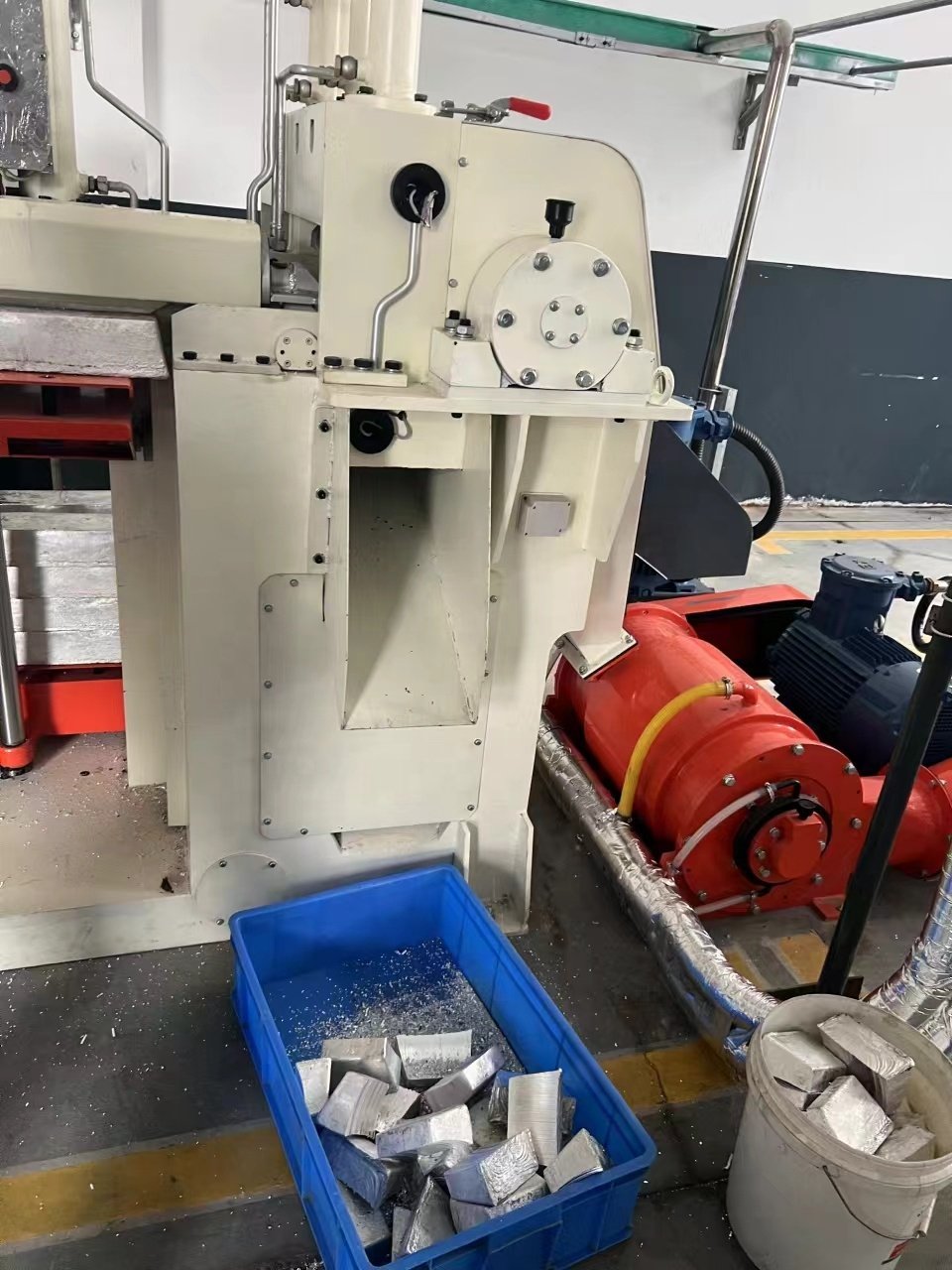 YAM-500M Hydraulic pressure Pelletizer grinding machine for Magnesium/Aluminum ingots