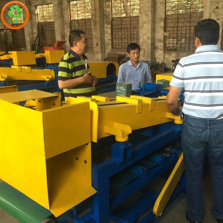 Auto LAB Battery Breaking And Separation Machine Battery Recycling Machine For Lead Ingots Making