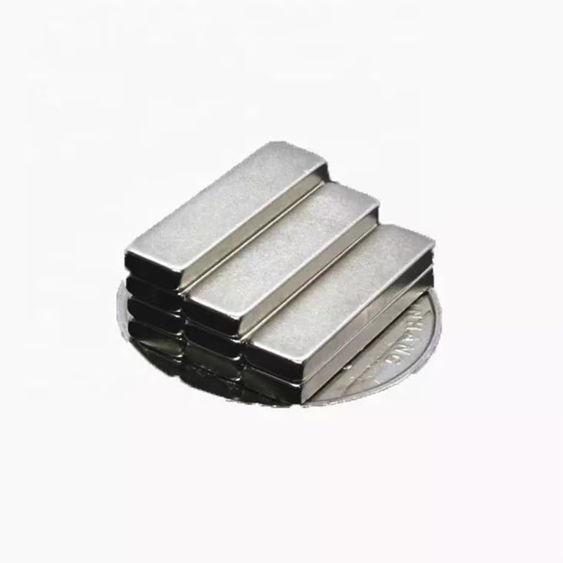JUNHUITIANCHENG OEM Cheap Price Cadmium Ingot China High Purity Solder in Electronic Industry Indium Ingot Wholesales