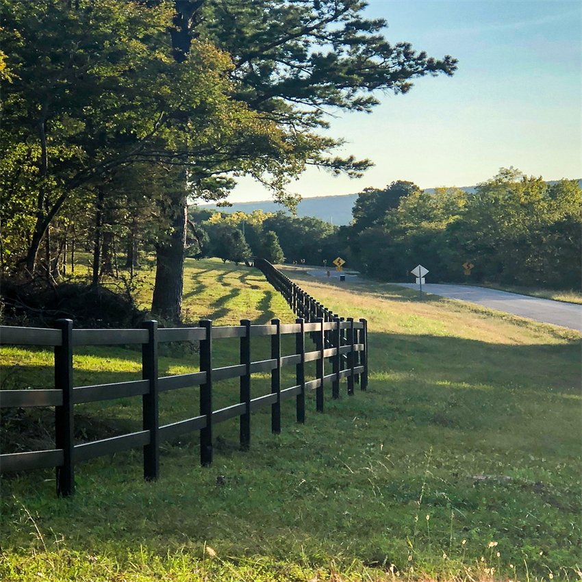Galvanized Black Coated 54inch Height Rugged Steel Board Horse Fencing