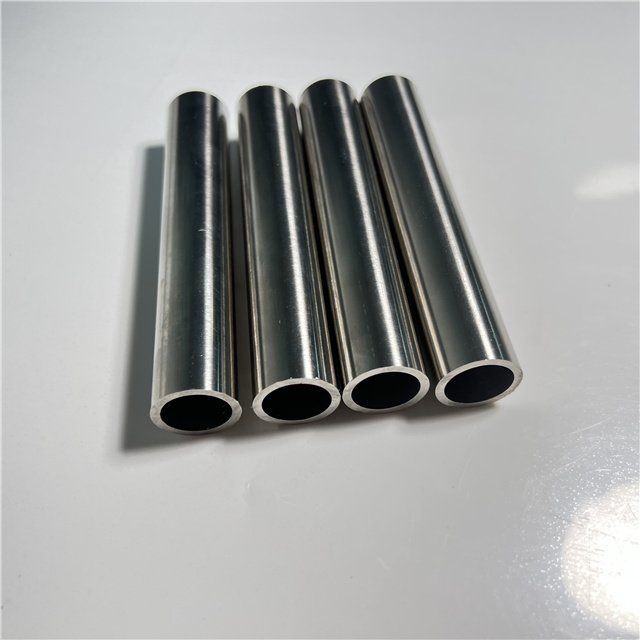 Iron Pipes Stainless Steel Seamless tube Carbon Steel Pipe Manufacturer SS304 Stainless Steel Pipes