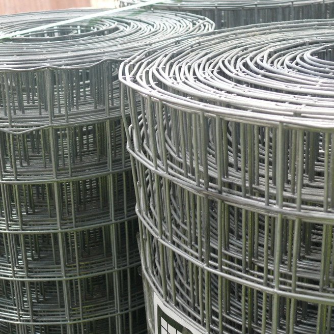 Galvanized Welded Wire Mesh Fence Roll Hog Wire Fence Welded Iron Wire Mesh Panel Green Garden Fence