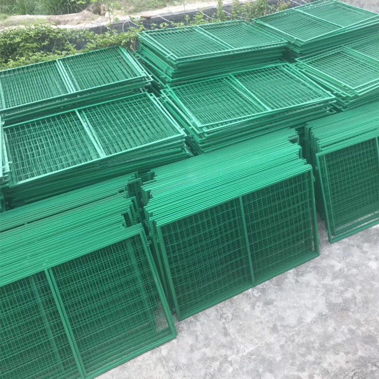 Galvanized Welded Wire Mesh Fence Roll Hog Wire Fence Welded Iron Wire Mesh Panel Green Garden Fence