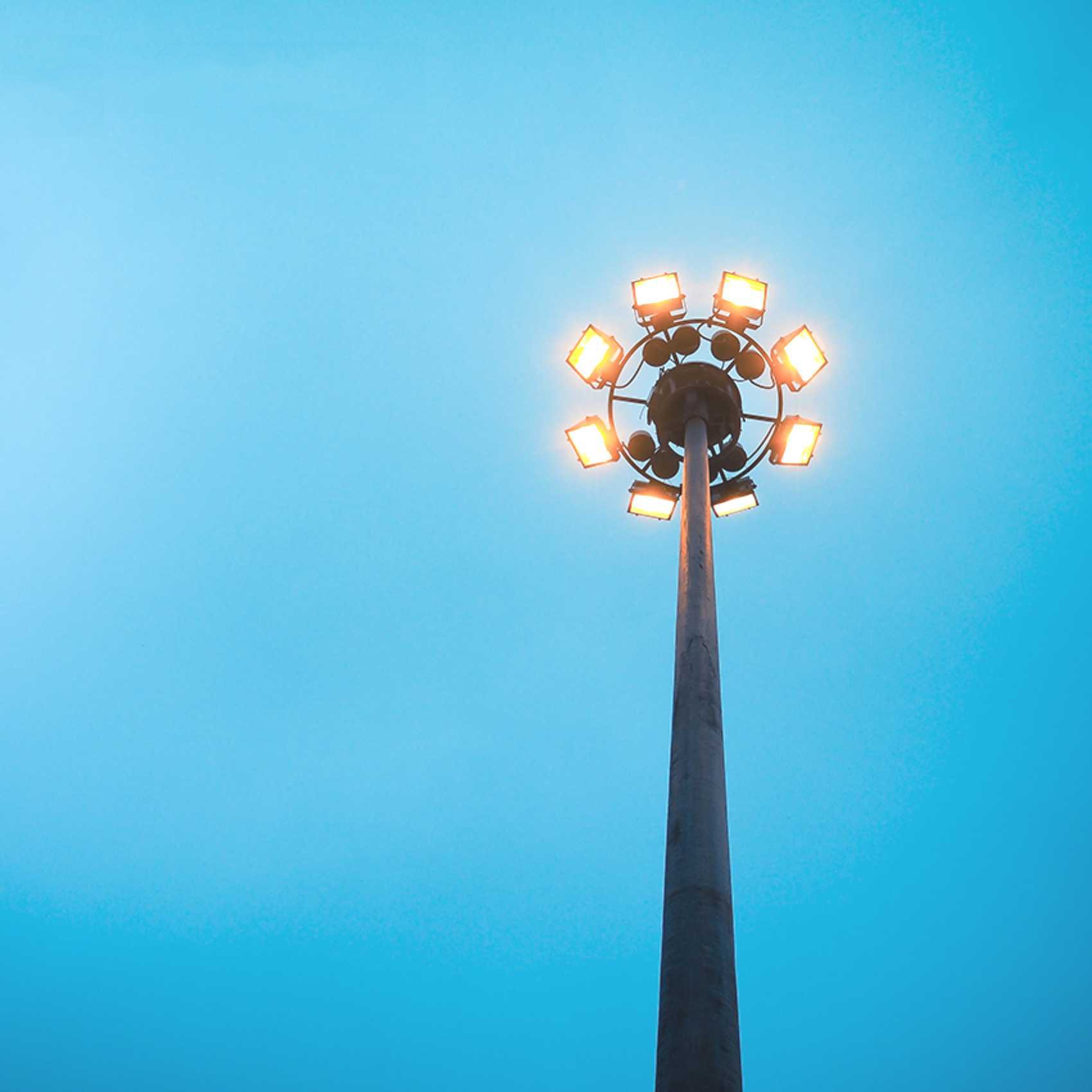 Manufacturer free design 15m 18m 20m 25m 30m hot-dip galvanized steel stadium light tower high mast light pole