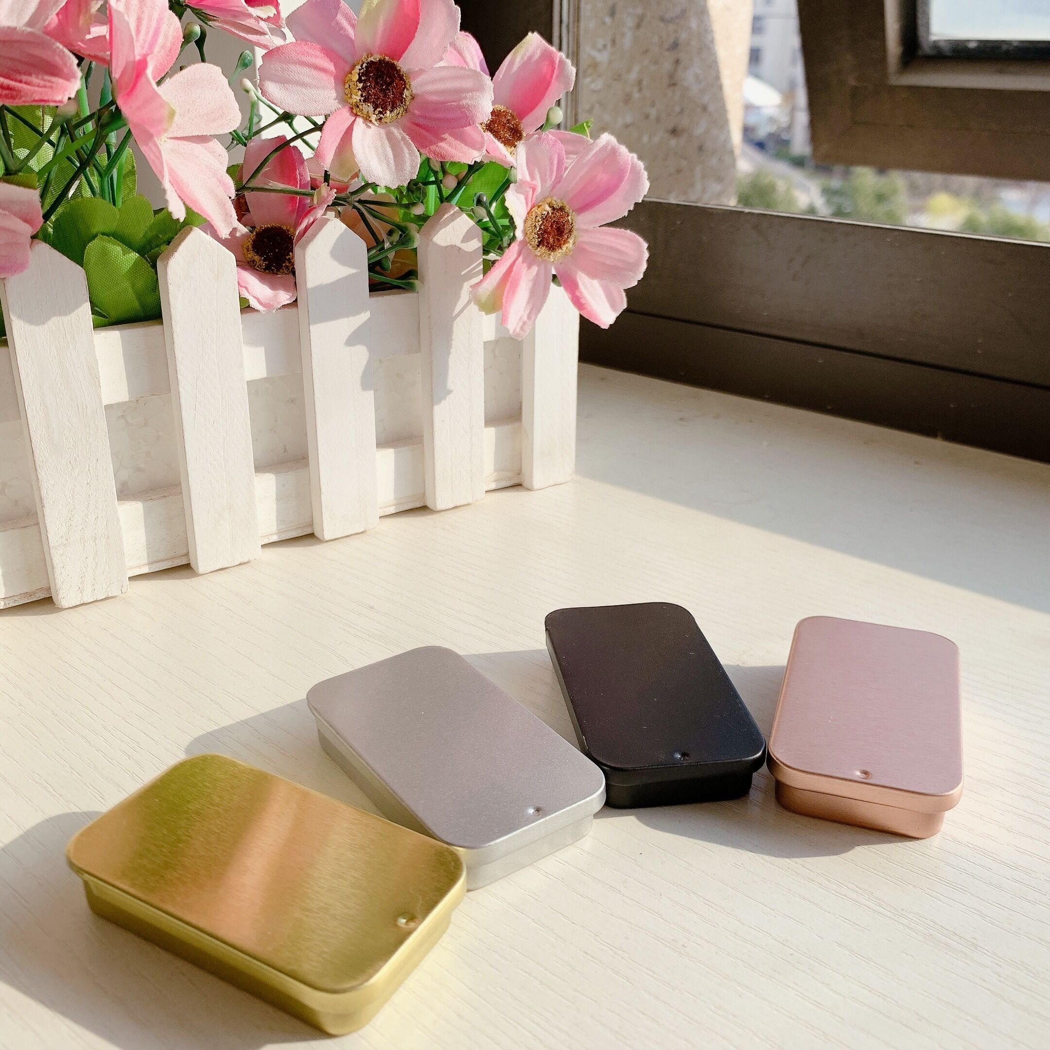 New Design 10g Square Shaped Black White Pink Gold Silver Mini Body balm flat iron box (NIR13-10g)
