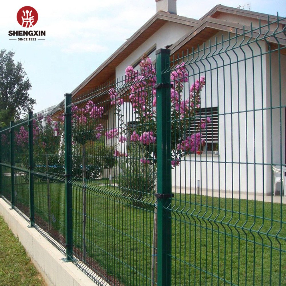Iron Metal Fence Outdoor Security Field Fence Welded Wire Mesh Fence