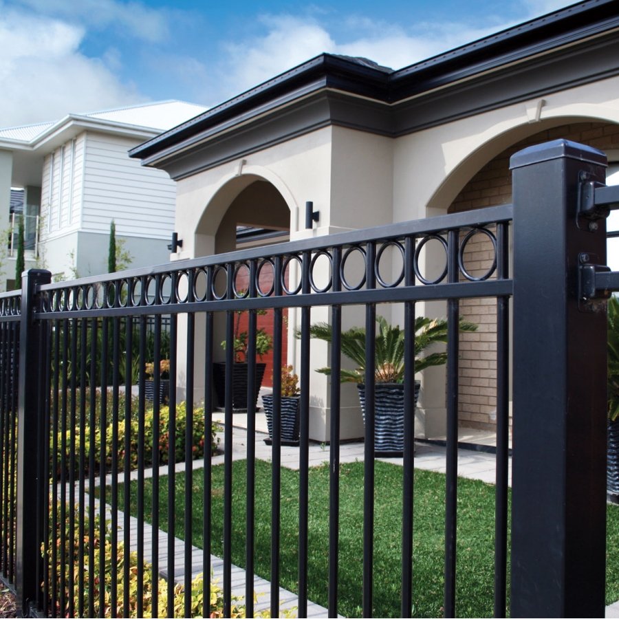 Wholesale Customizable 6ftx8ft Black Metal Garden Steel Fences Anti Rust Galvanized Steel Fencing Enclosure for Gate Home Use