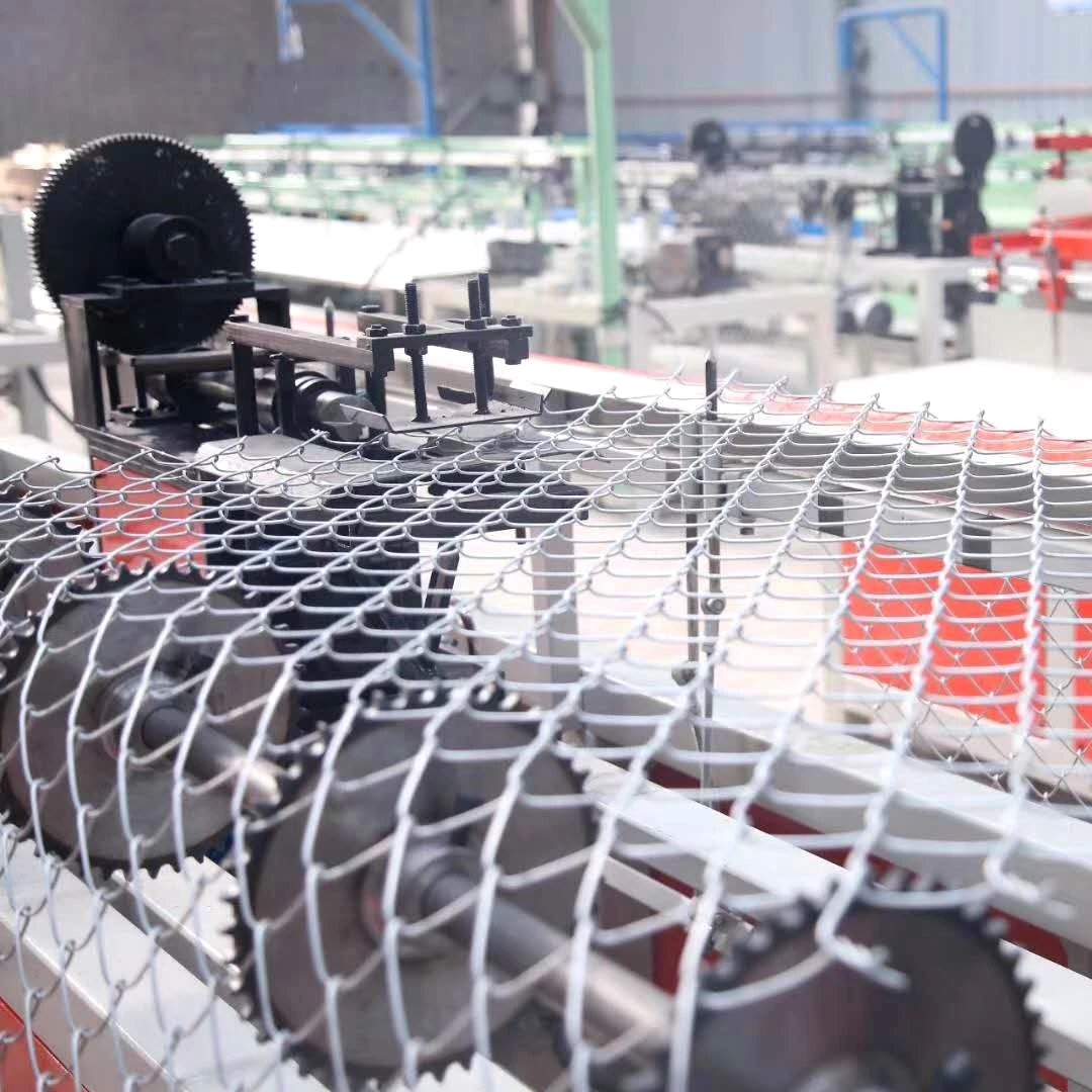 PVC coated 12 gauge electro galvanized diamond cyclone wire mesh fence wholesale heavy duty 6x12 chain link fence