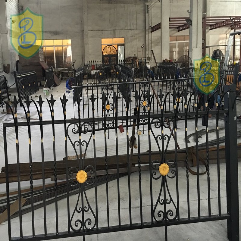 Top-selling modern galvanized steel fence poles