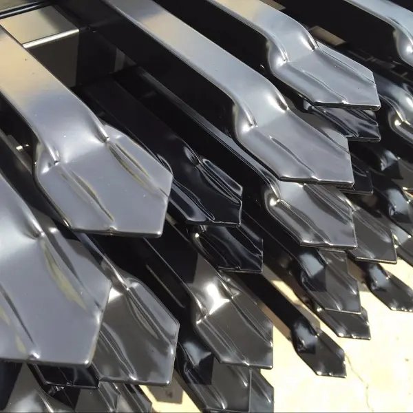 Garden Fencing Stainless Steel Material Galvanized Powder Coated Steel Fences Insulation Scratch Resistant Fence