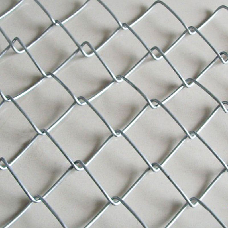1.2m 1.5m 1.8m 2m PVC Coated Diamond Wire Mesh Sportsfield Farm Factory Gates Chain Link Fence Wire Netting Fence
