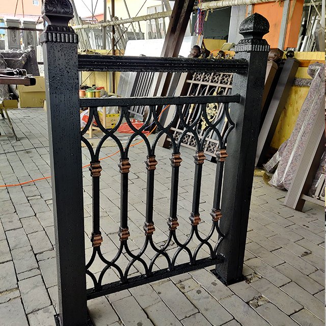 New Design Customized Size Panel Picket Ornamental Fence Aluminum Metal Modern Flooring Aluminium Alloy Villa Cheap Fence