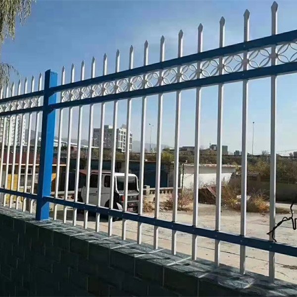 7-Foot Decorative White Steel Fencing Powder Coated Iron Gate for Security Low Maintenance Waterproof Driveway Gates