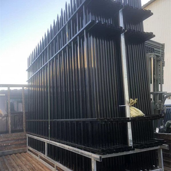 Modern White Wrought Iron Fence Spikes Waterproof Steel Gate with Rail Fence Heat Treated Driveway Gates Security Features