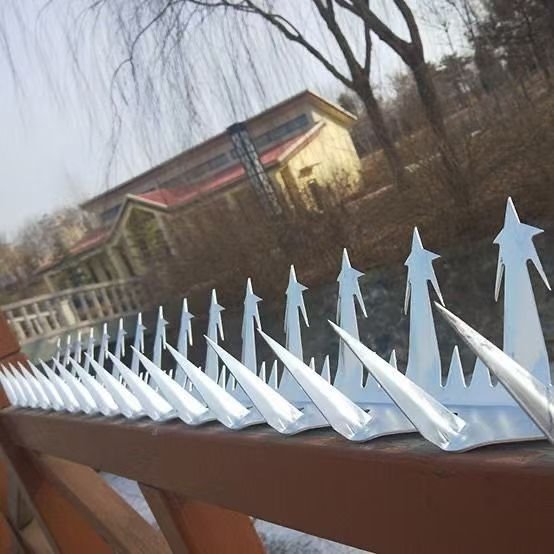 Galvanized and PVC Coated Anti-Climbing Fence Spikes Razor Wire made of Steel and Iron for Construction & Protection