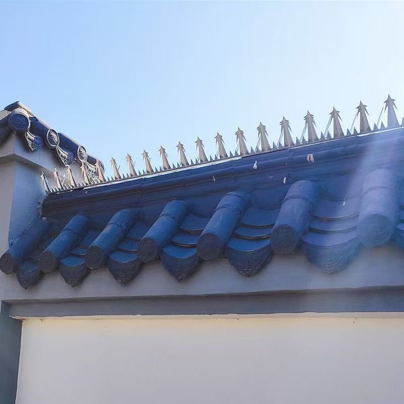 Galvanized and PVC Coated Anti-Climbing Fence Spikes Razor Wire made of Steel and Iron for Construction & Protection