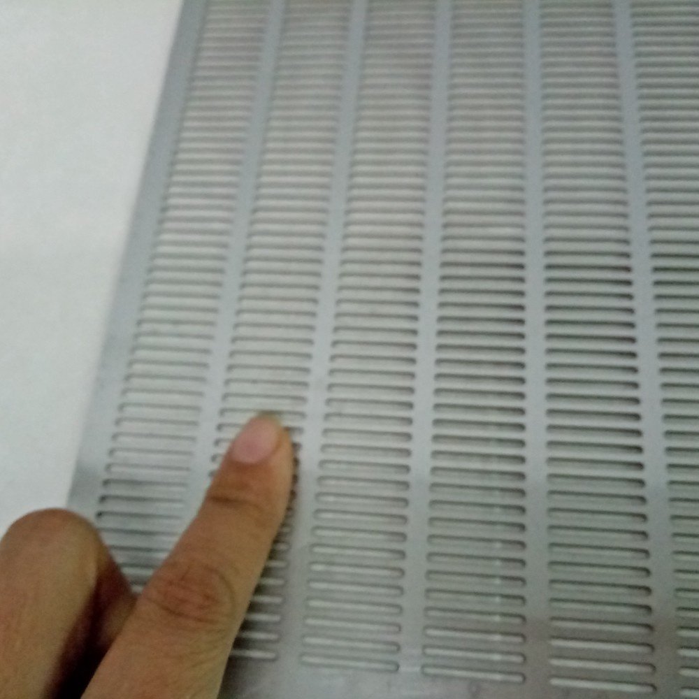 Hot Sale High Quality Slotted Metal Sheet Perforated With Oblong Holes And For Decorative Usage