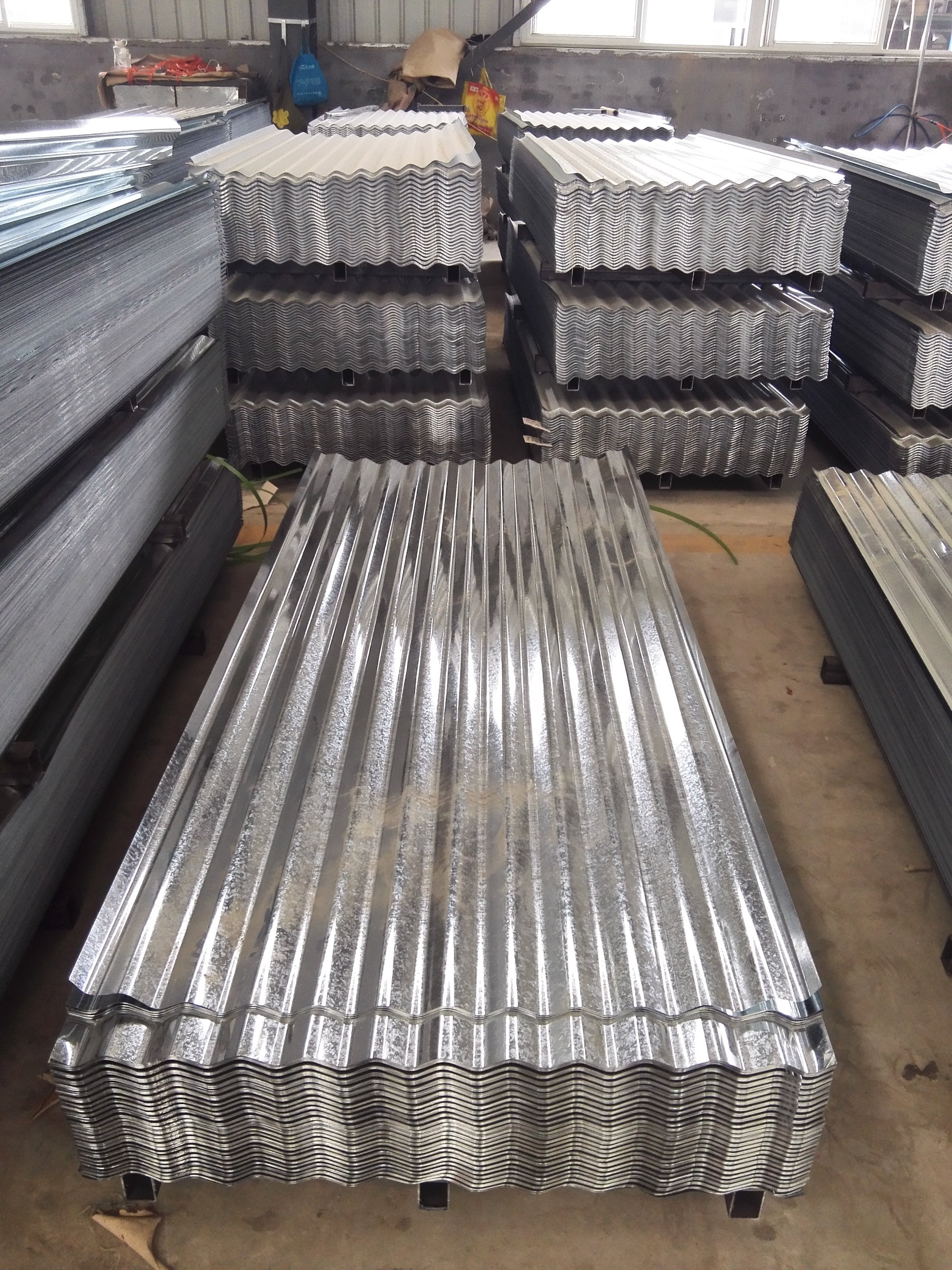 High Quality Corrugated Galvanized Steel Metal Roofing Panels JIS/KS Certified with Quality Processing Services-Welding Cutting