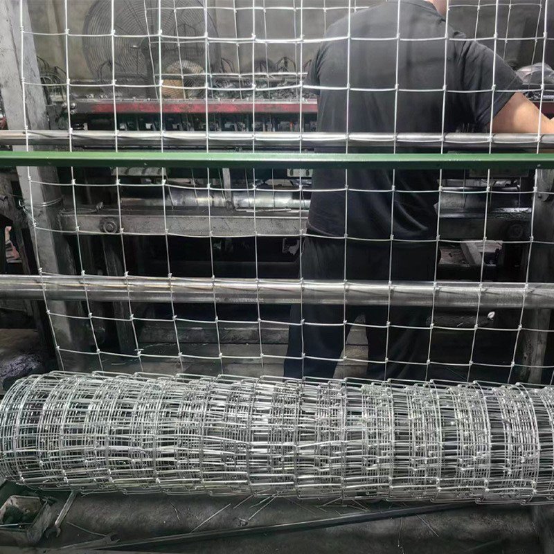 1.65M High Galvanized Fixed Knot Wire Mesh Farm Fence 8Ft Tall Farm Cattle Fence Curved Garden Wire Mesh Panel Farm Fencing