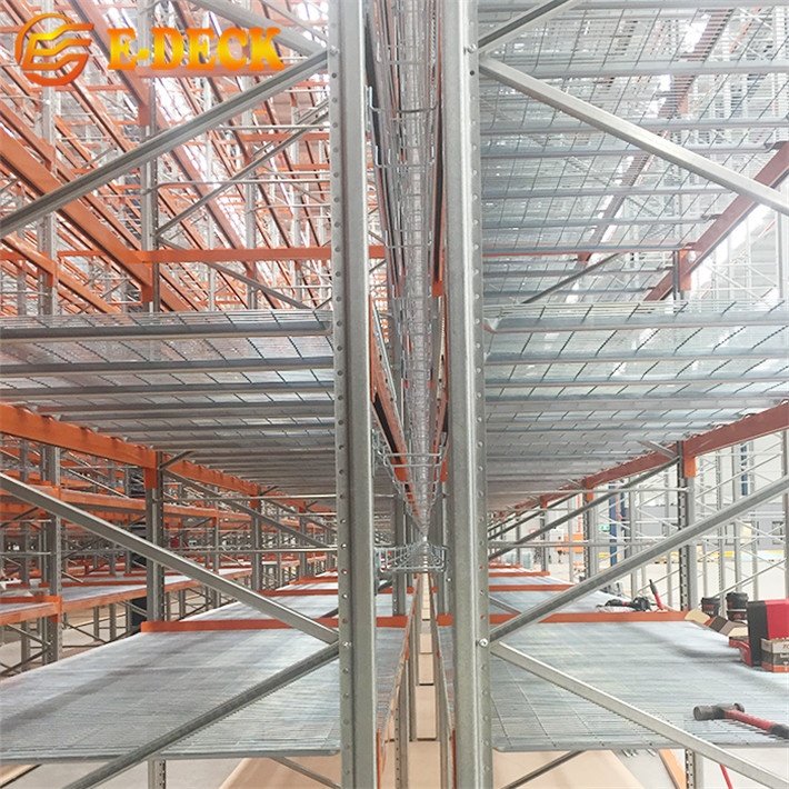 Iron Deck Railing Panels Steel Wire Mesh Decking With Dividers